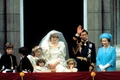 Regina Elisabeta, printesa Diana si printul Charles la nunta din 1981