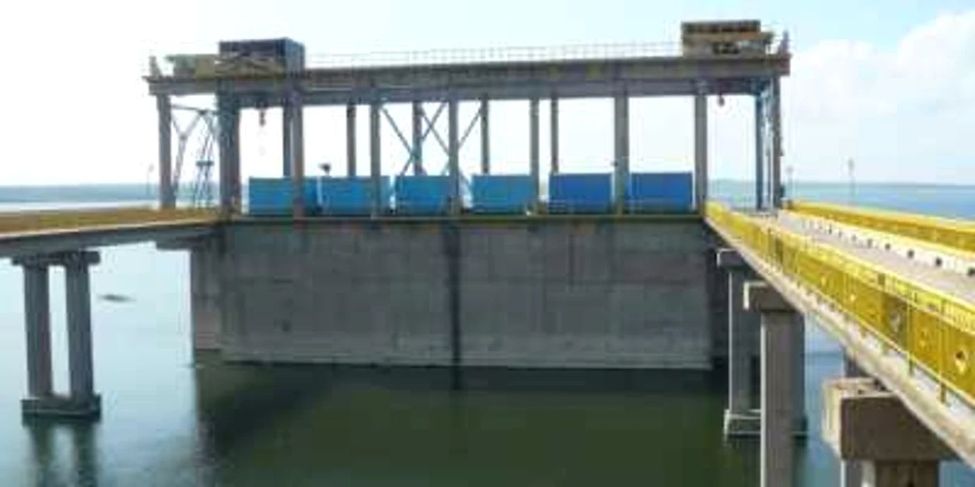 Centrala hidroelectrică de la Costeşti poate asigura doar 3-4% din necesarul de electrictate