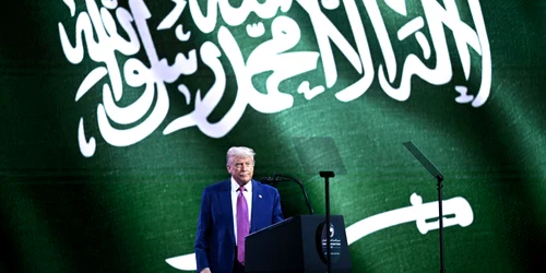 AFP  20250513  46J94CU  v1  HighRes  SaudiUsDiplomacyEconomyForum jpg