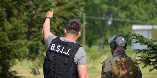 Ofiţeri din 17 state europene s-au pregătit la Drăgăşani - Vâlcea împotriva unor atacuri teroriste cu maşini - berbec Foto Jandarmeria Română