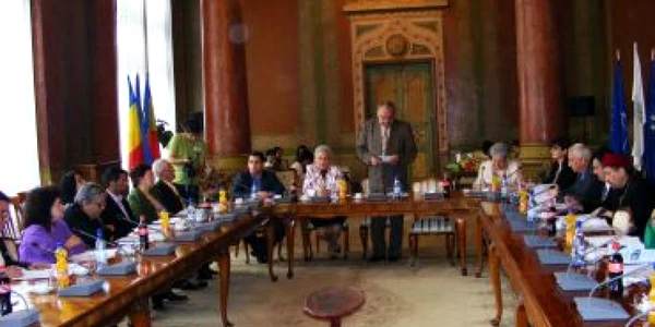 Târgu-Jiu: Consilierii judeţeni şi-au plătit masa de ziua Consiliului Judeţean
