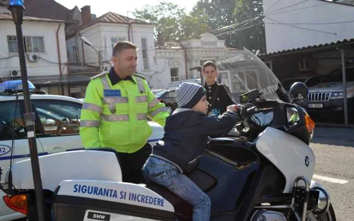 copil politist foto brigada rutiera