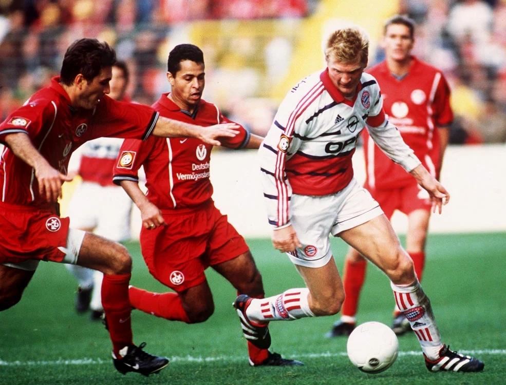 FC Kaiserslautern s-a calificat în sferturile de finală ale ediției 1999/2000 a Ligii Campionilor, unde a fost eliminată de Bayern Munchen (0-6)Foto: Guliver / GettyImages