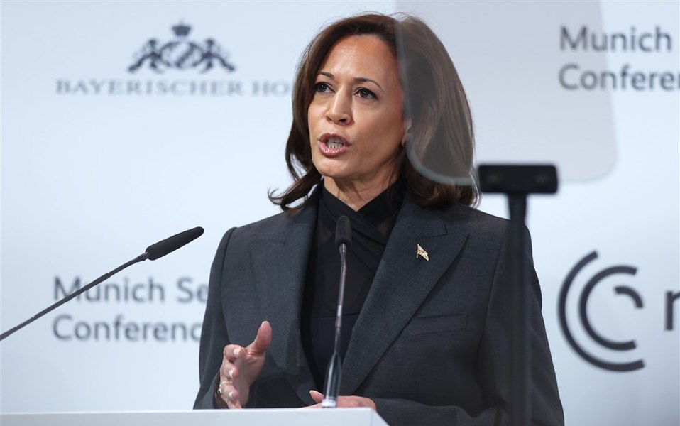 Kamala Harris ia casele lui Simion și plafonează mâncarea lui Ciolacu. Expert: „1.700 de miliarde de dolari. Atât ar costa pachetul de măsuri anunțat”