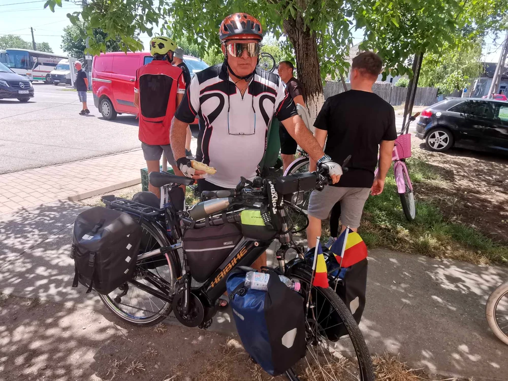 Gozo Arnold a străbătut toată lumea cu bicicleta FOTO Ștefan Both