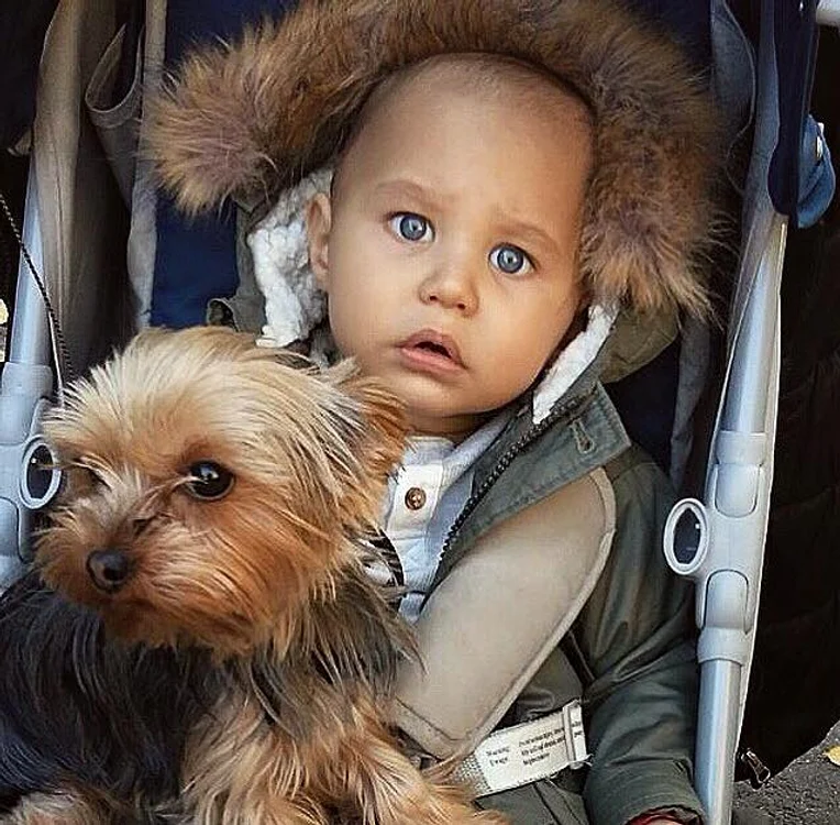 Dominic, fiul lui Alex Velea și al Antoniei