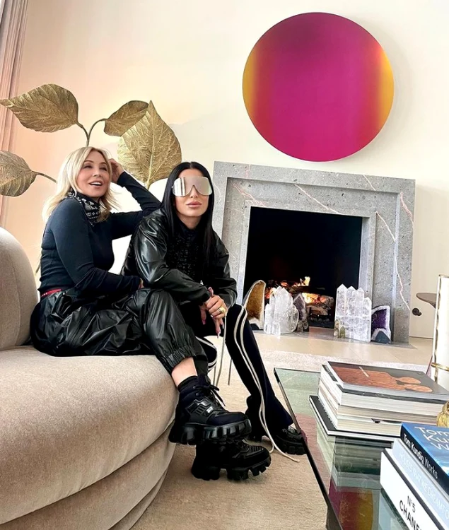 Anastasia Soare s-a inspirat din stilul prietenei sale, Kim Kardashian