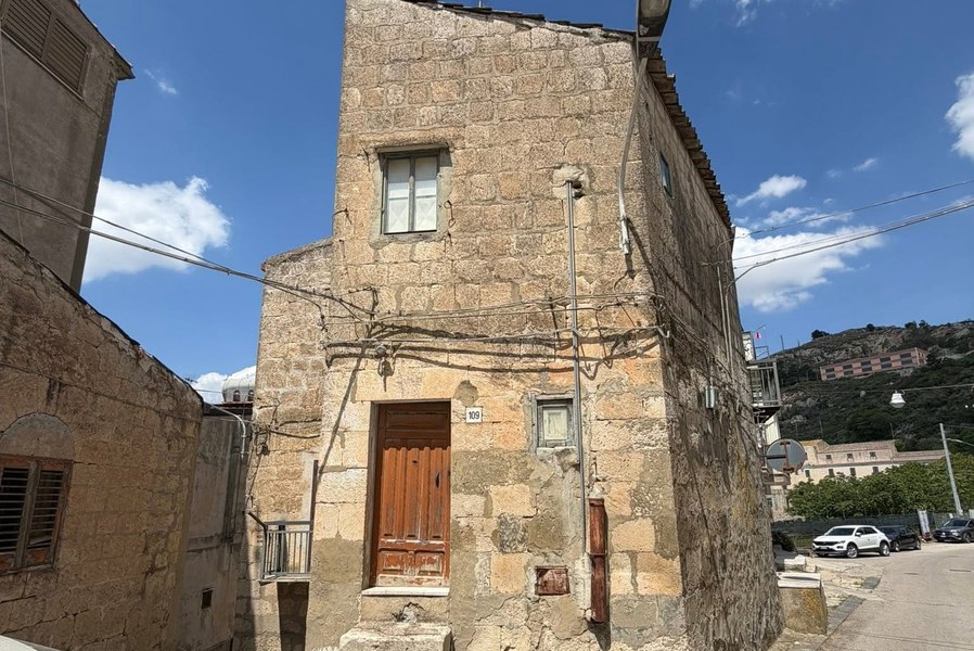 A cumpărat trei case în Italia cu câte 1 euro. Un bărbat dezvăluie ce costuri l-au așteptat după ce a devenit proprietar