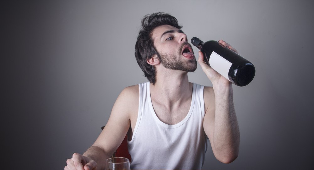 De ce nu ar trebui să bei alcool înainte de a merge la culcare. Ce se întâmplă în organism în timpul nopții