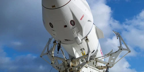 Racheta Falcon 9 și capsula Dragon ale SpaceX jpg
