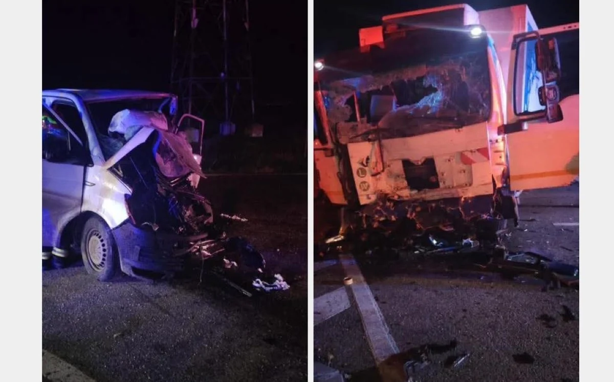 Tragedie pe DN 56, în Dolj. Doi tineri au murit şi un altul a fost grav rănit, după ce duba în care se aflau a fost lovită frontal de un camion