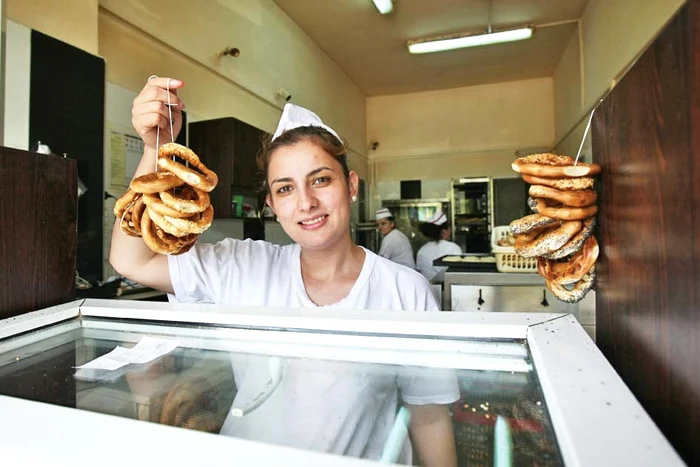 Mădălina spune  că zilnic vinde peste  1.000 de covrigi