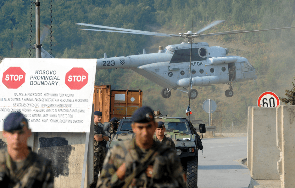 Situație tensionată în Kosovo. Există relatări despre explozii și împușcături în apropiere de Kosovska-Mitrovița