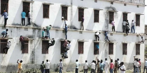 Cum se copiaza in India FOTO Dipanku