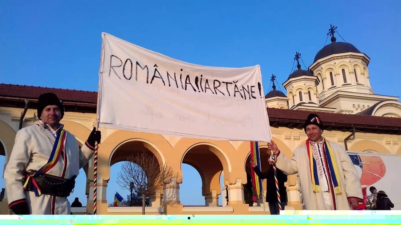 Fotografie facuta pe 1 decembrie, la Alba Iulia. Nu vad un mesaj mai potrivit pentru aniversarea Revolutiei.