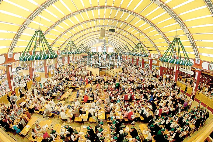 Vor curge râuri de bere