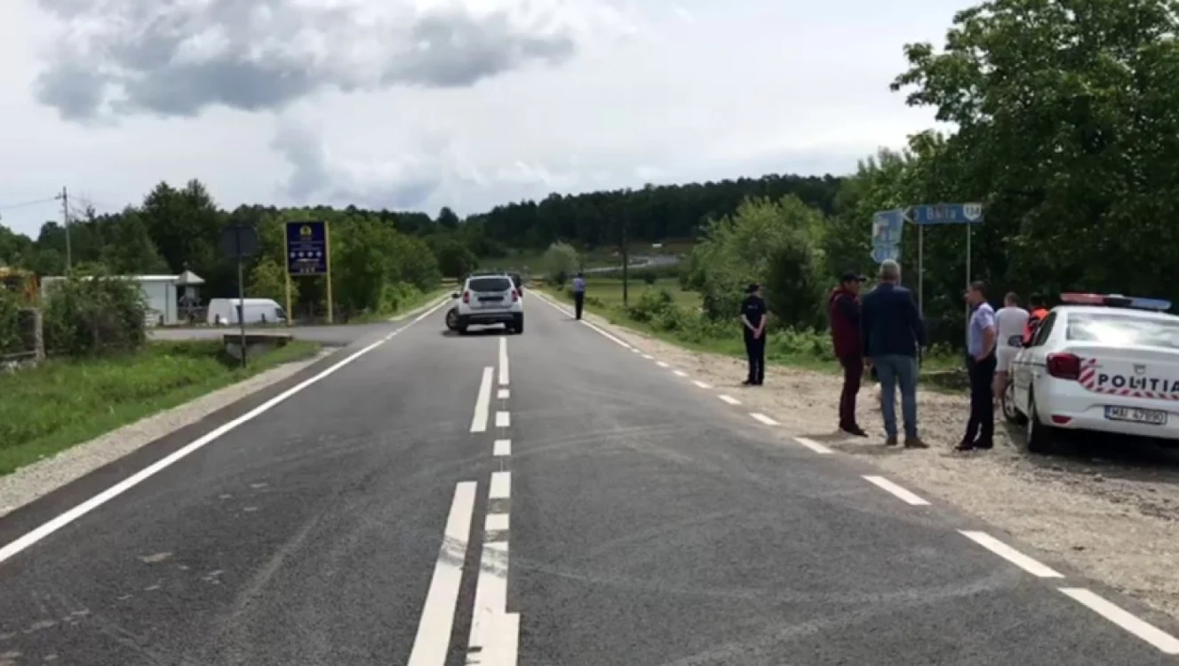Maşina Poliţiei Locale din comuna Runcu a fost implicată într-un accident