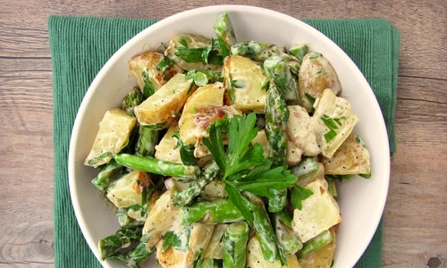 salata de cartofi rosii si asparagus jpeg