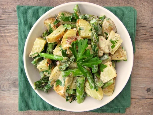 salata de cartofi rosii si asparagus jpeg
