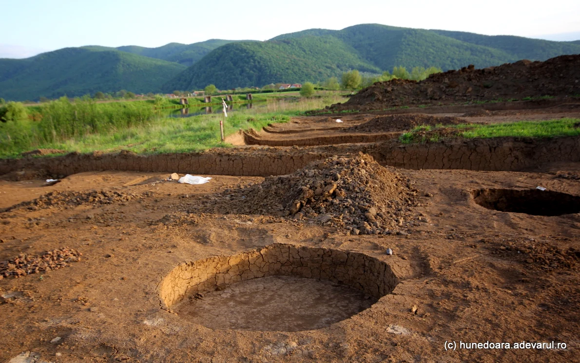 Cercetari arheologice pe traseul autostrazii Foto Daniel Guță ADEVĂRUL (2) JPG