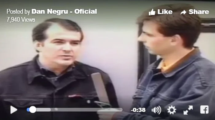 
    Dan Negru îl intervievează pe Florin Călinescu, la începuturile sale în presăFoto: Facebook  