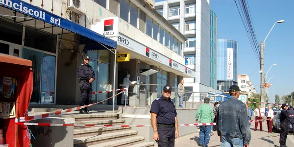 De la filiala BRD din Galaţi atacatorii au furat 120.000 de lei