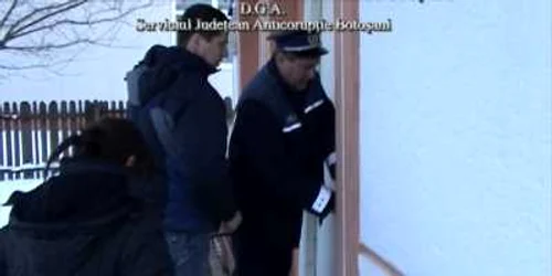 Postul de Poliţie şi locuinţa de serviciu  a poliţistului au fost percheziţionate de DGA şi Parchet 