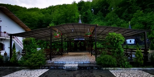 schitul sfantul nectarie nandru foto daniel guta adevarul 