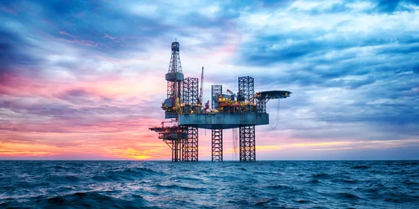 Platforma petroliera marina - gaze FOTO Shutterstock 