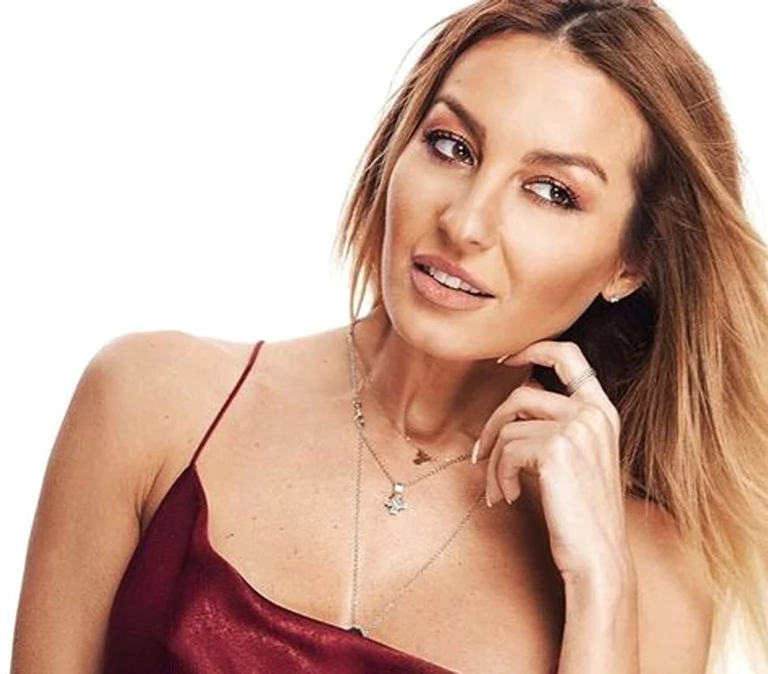 
    Flavia Mihășan și-a alăptat băiețelul în public Foto Instagram  