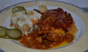 pui in sos cu garnitura de orez jpeg