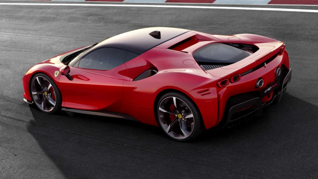 Două Ferrari Stradale a câte 1,7 milioane de euro s-au vândut, în 2024, la noi. FOTO: Auto.com