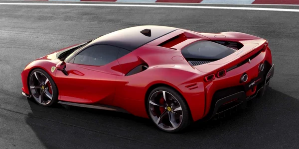 ferrari stradale foto motor1.com 