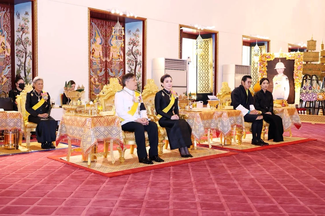 Regele și Regina Bhutanului cu Regii Thailandei foto FB png