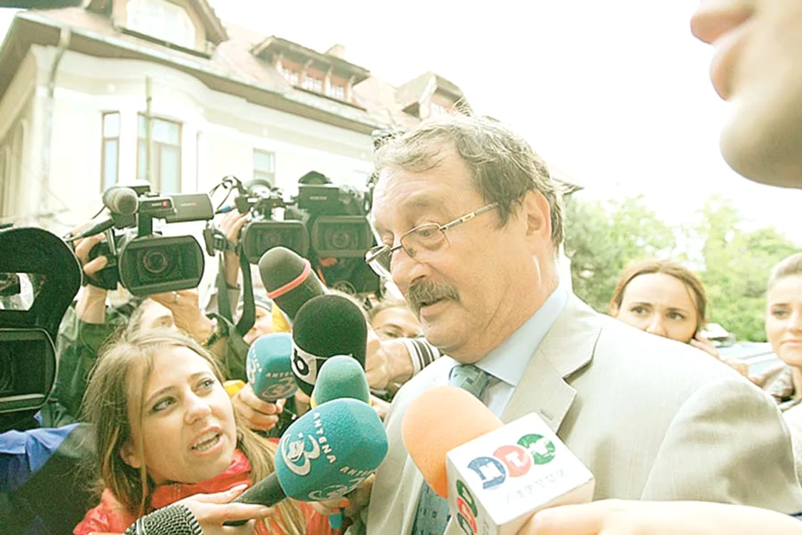 
    Mircea Băsescu  a fost reţinut  joi seara pentru  24 de ore   