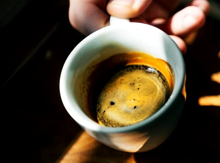 Consumul de cafea dimineața poate avea efecte negative asupra organismului FOTO: Arhivă