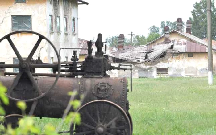 Lucrările de reabilitare ale Fermei Model Perieţi au fost făcute de mântuială FOTO: independentoline.ro