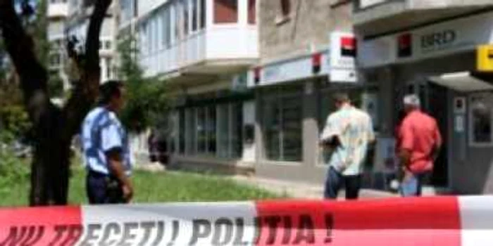 Braşov: Deşi ameninţat cu pistolul, agentul de la BRD a reacţionat (UPDATE)