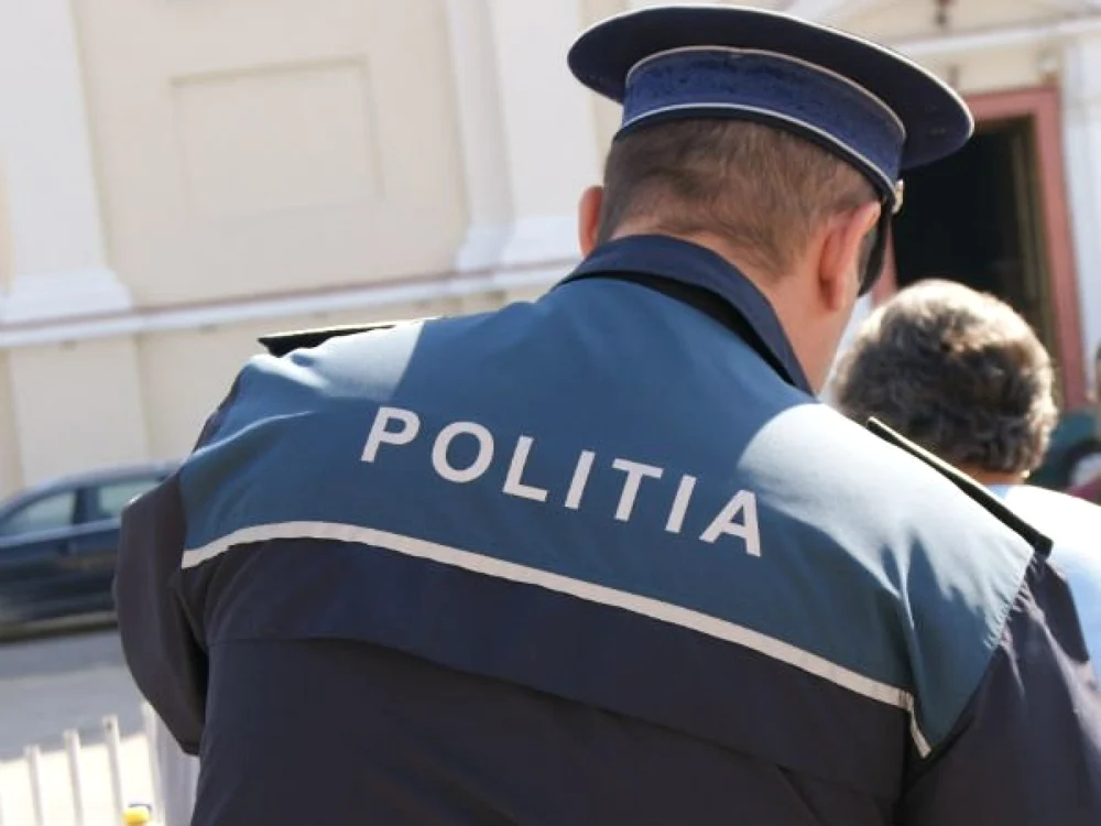 Poliţistul riscă să îşi piardă slujba FOTO Arhivă