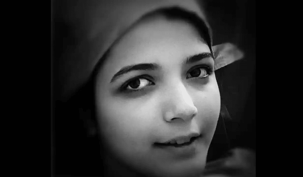 Încă o elevă iraniană „bătută până la moarte“ pentru că a refuzat să cânte imnul pro-regim