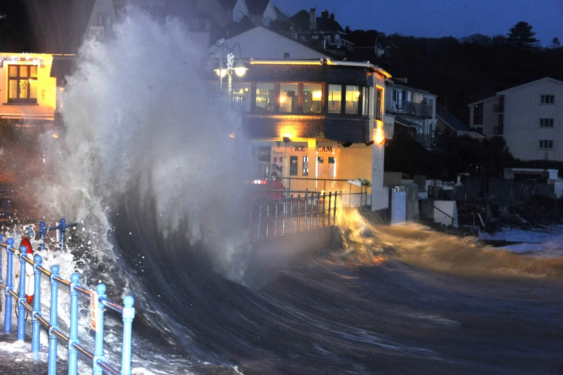Valuri in Tara Galilor FOTO Reuters
