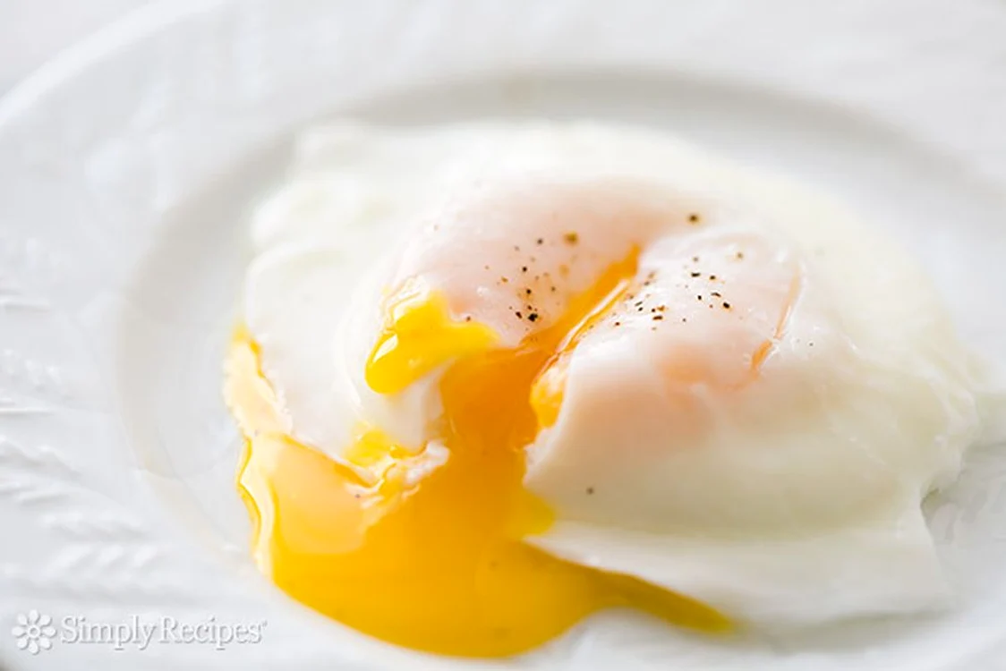 easy poached eggs b 600 jpeg