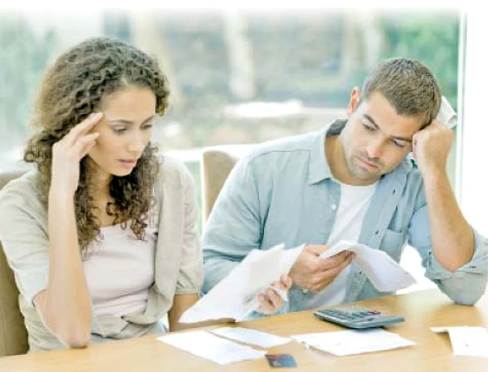
    Analiştii ne recomandă să  evităm împrumuturile  bancare în această perioadă (foto: shutterstock)  