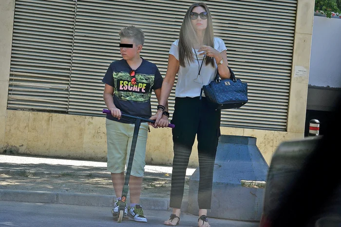 
    Albert, 9 ani, fiul Romaniţei şi al lui Adrian Iovan, a intrat o singură dată în casa din Otopeni după ce şi-a pierdut tatăl  