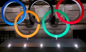 1 Simbolul olimpic în centrul orașului Milano   FOTO Andreea Sprinceana jpg