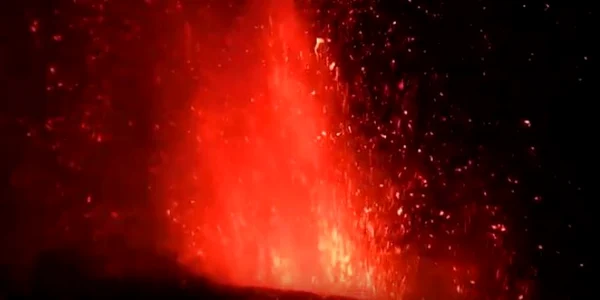 Eruptie Vulcanul Etna Captura YouTube