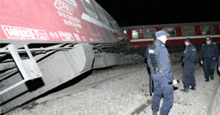 Un accelerat a sărit de pe şine la Cârcea - Dolj