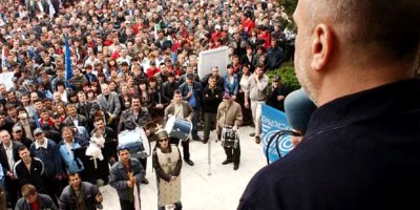 Sindicatele din învăţământ ameninţă cu noi acţiuni de protest