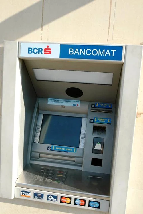 
    Bancomatele BCR nu vor fi funcționale între 0.30 și 1.30  