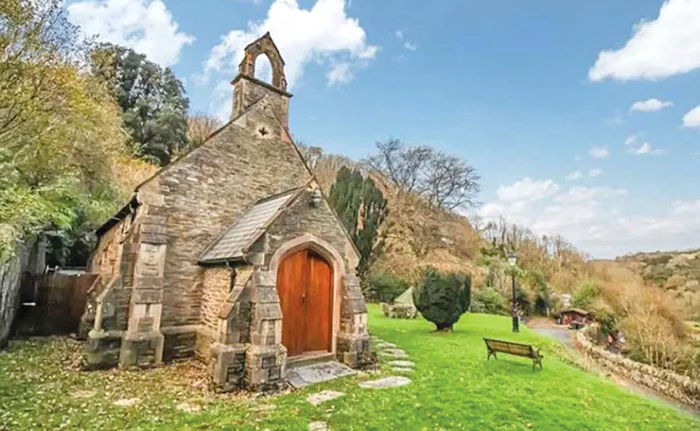 Capela a fost construită în 1835 şi redecorată în 2006